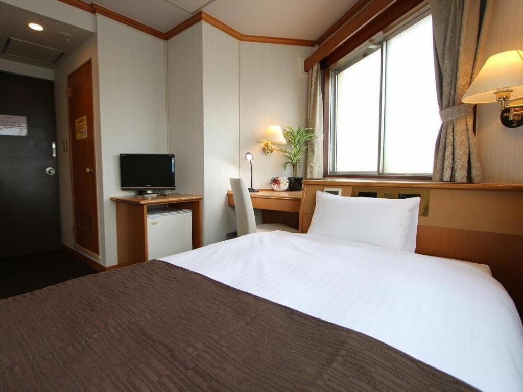 Hotel Livemax Budget Naha Tomarikou Exterior foto