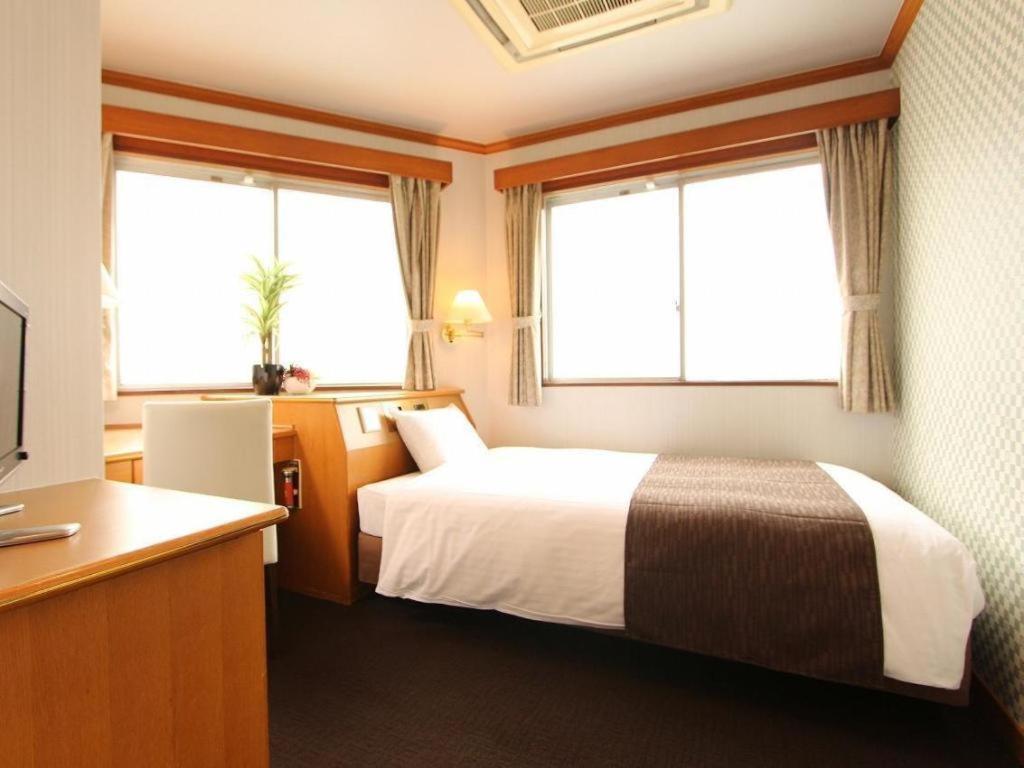 Hotel Livemax Budget Naha Tomarikou Exterior foto