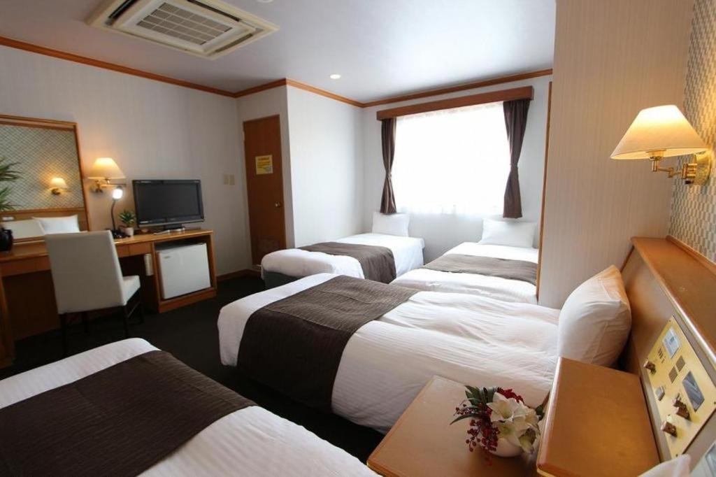 Hotel Livemax Budget Naha Tomarikou Exterior foto