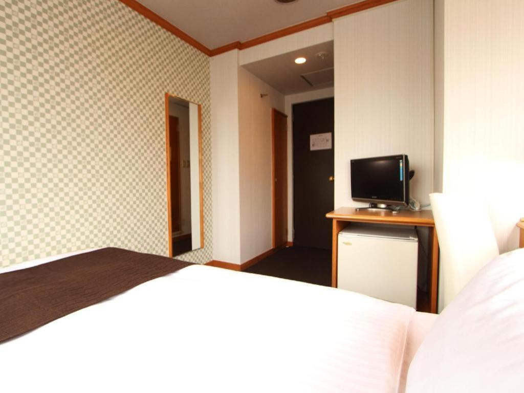 Hotel Livemax Budget Naha Tomarikou Exterior foto