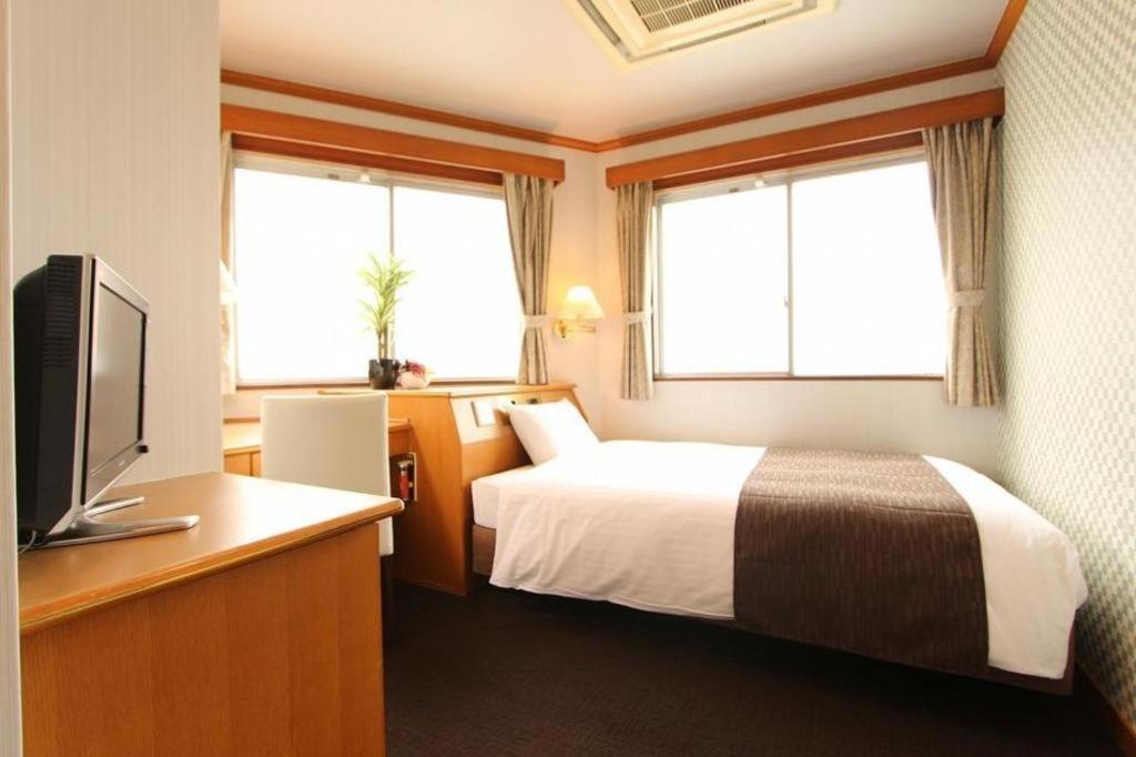 Hotel Livemax Budget Naha Tomarikou Exterior foto
